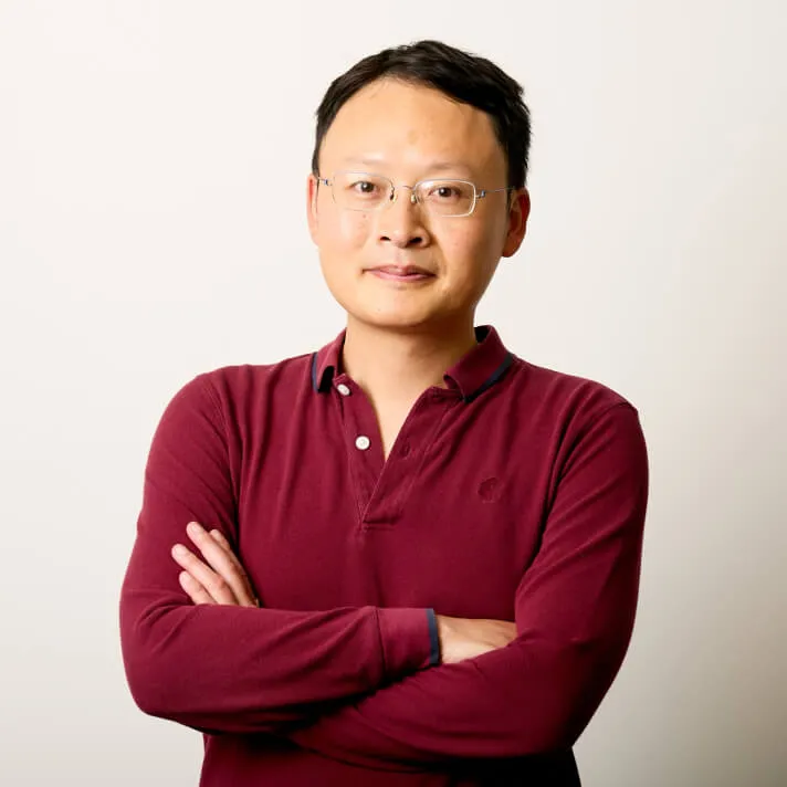 Photo of James Zou